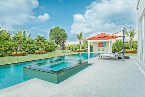 House in Bang Lamung, Thailand 3 bedrooms № 38844 - photo 15