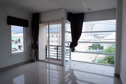 House in Bang Lamung, Thailand 4 bedrooms № 37940 - photo 6