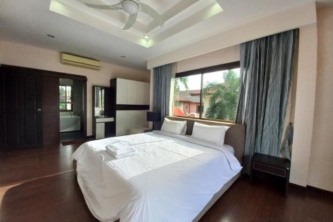 House in Bang Lamung, Thailand 3 bedrooms № 38043 - photo 2