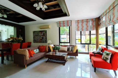 House in Bang Lamung, Thailand 4 bedrooms № 37809 - photo 4