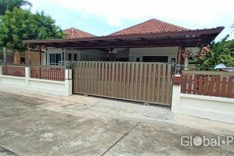 House in Pattaya, Thailand 3 bedrooms № 42271 - photo 1
