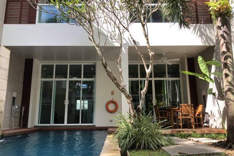 Townhouse in Bang Tao, Thailand 3 bedrooms № 43343 - photo 1