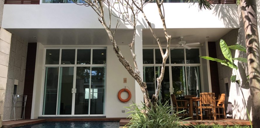 Townhouse in Bang Tao, Thailand 3 bedrooms № 43343