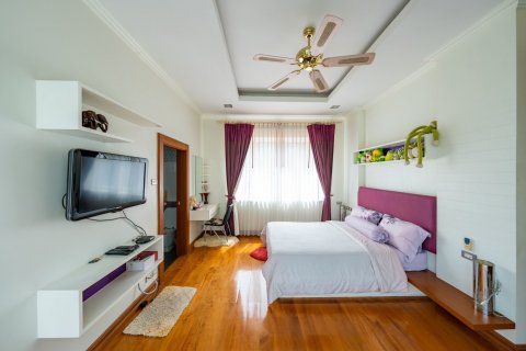 House in Sattahip, Thailand 5 bedrooms № 43454 - photo 18