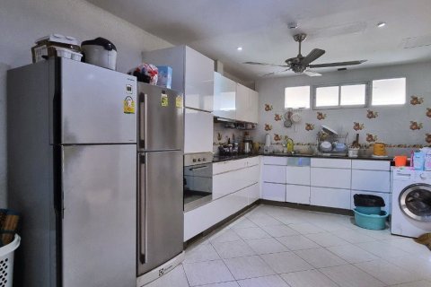 Condo in Bang Lamung, Thailand, 3 bedrooms  № 42010 - photo 6