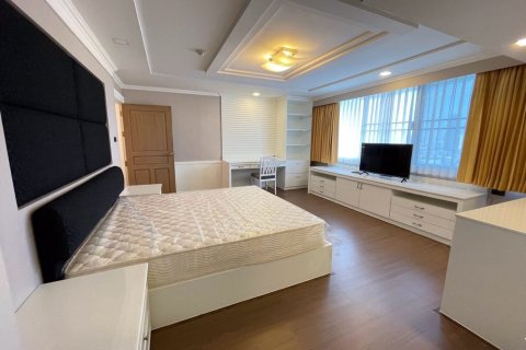 Condo in Pattaya, Thailand, 4 bedrooms  № 44229 - photo 26