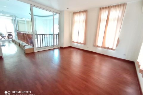 House in Bangkok, Thailand 4 bedrooms № 44052 - photo 1