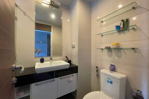 Condo in Bangkok, Thailand, 3 bedrooms  № 43931 - photo 11