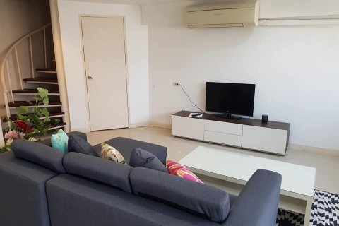 Duplex in Bangkok, Thailand 2 bedrooms № 44142 - photo 2