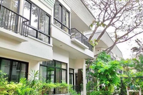 House in Bangkok, Thailand 4 bedrooms № 44039 - photo 4