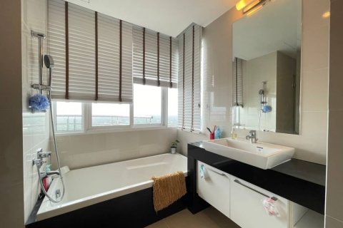 Condo in Bangkok, Thailand, 3 bedrooms  № 43931 - photo 7