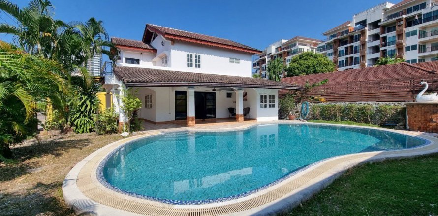 House in Bang Lamung, Thailand 3 bedrooms № 43738