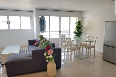 Condo in Bangkok, Thailand, 2 bedrooms  № 43937 - photo 11