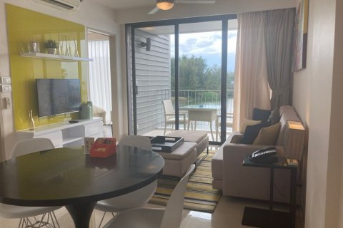 Condo in Bang Tao, Thailand, 2 bedrooms  № 44549 - photo 1