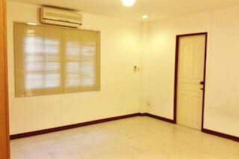 House in Bangkok, Thailand 6 bedrooms № 44088 - photo 17