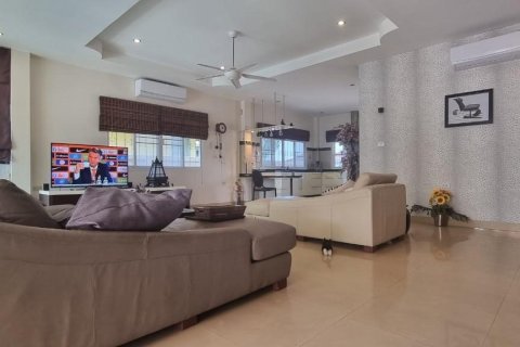 House in Bang Lamung, Thailand 3 bedrooms № 44377 - photo 5