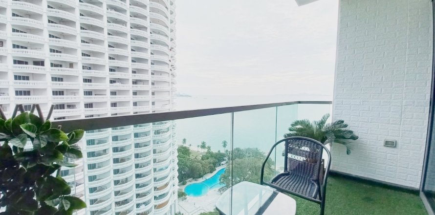 Condo in Pattaya, Thailand, 1 bedroom in Wong Amat Tower  № 44475