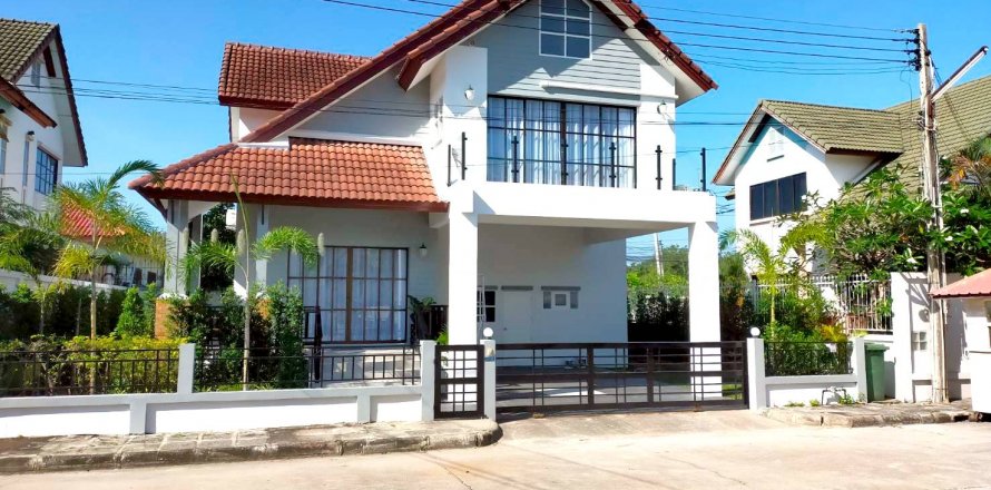 House in Pattaya, Thailand 3 bedrooms № 44374