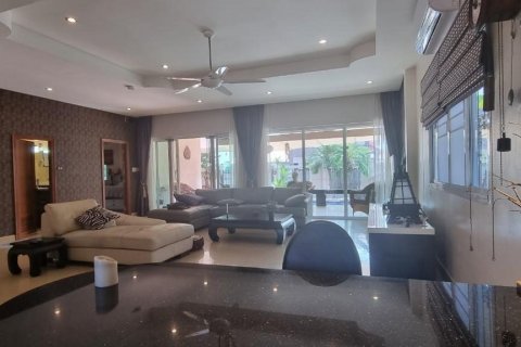 House in Bang Lamung, Thailand 3 bedrooms № 44377 - photo 3