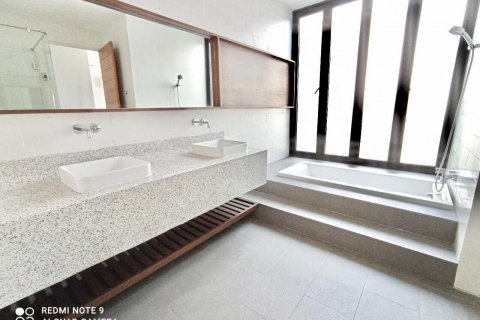 House in Bangkok, Thailand 4 bedrooms № 44060 - photo 17