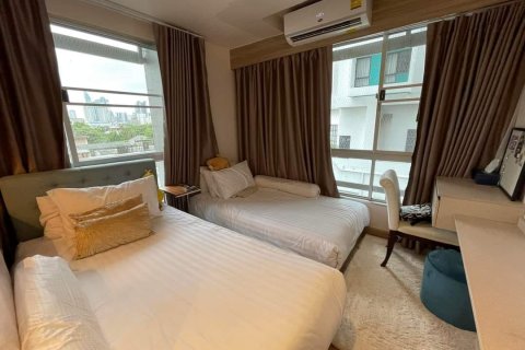 Condo in Bangkok, Thailand, 3 bedrooms  № 43957 - photo 7