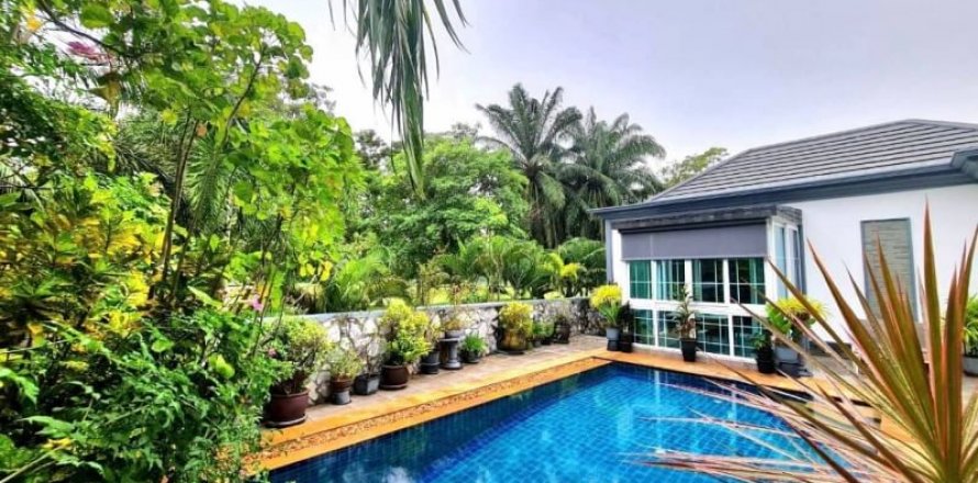 House in Bang Lamung, Thailand 4 bedrooms № 44732