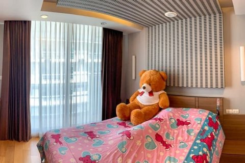 Condo in Bangkok, Thailand, 3 bedrooms  № 43944 - photo 8
