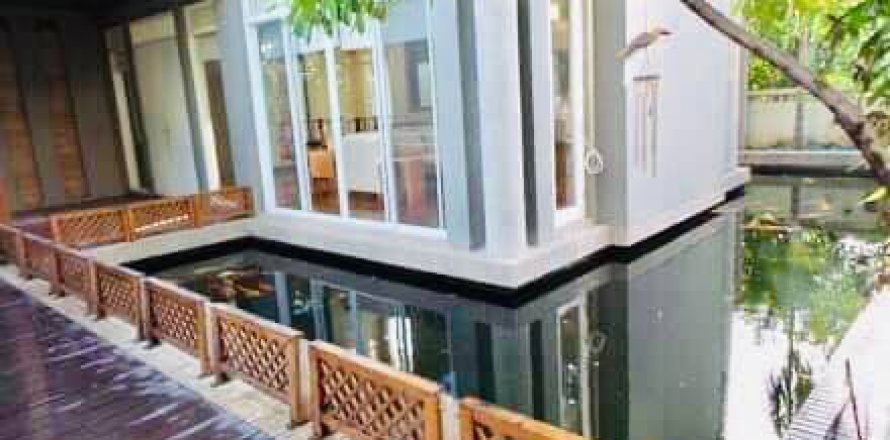 House in Bangkok, Thailand 3 bedrooms № 44064