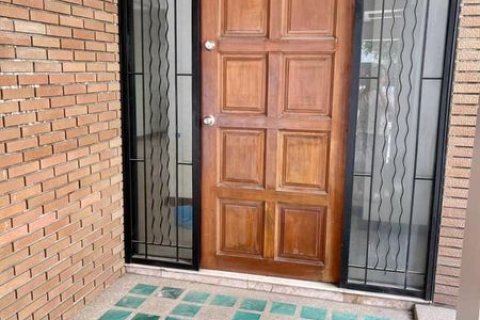 Townhouse in Bangkok, Thailand 4 bedrooms № 44053 - photo 2
