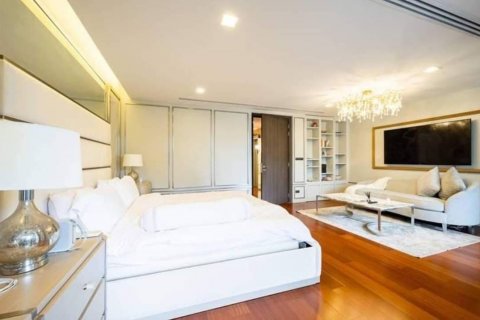 Townhouse in Bangkok, Thailand 4 bedrooms № 43996 - photo 8