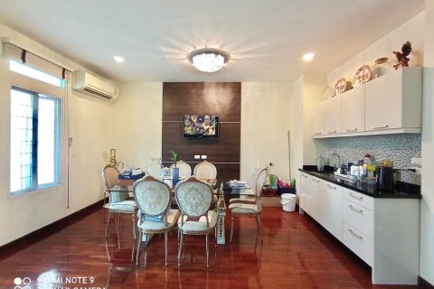 House in Bangkok, Thailand 3 bedrooms № 44050 - photo 9