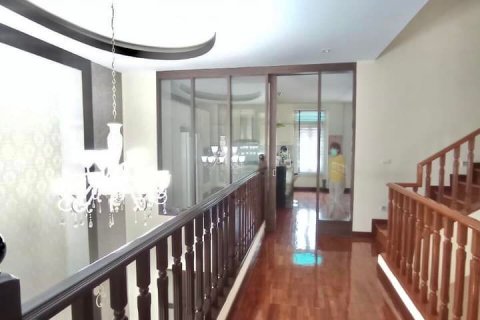 House in Bangkok, Thailand 3 bedrooms № 44050 - photo 6