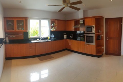 Villa in Pattaya, Thailand 4 bedrooms № 44241 - photo 5