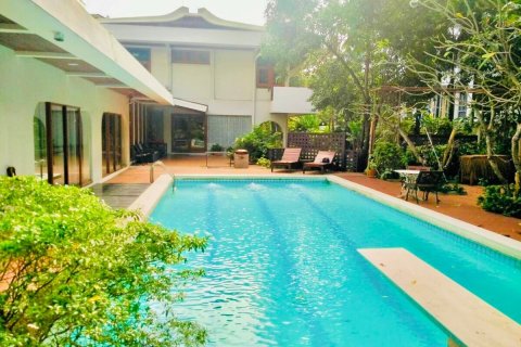 House in Bangkok, Thailand 5 bedrooms № 44087 - photo 7