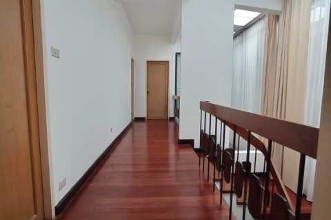 House in Bangkok, Thailand 6 bedrooms № 44047 - photo 21