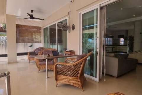 House in Bang Lamung, Thailand 3 bedrooms № 44377 - photo 21