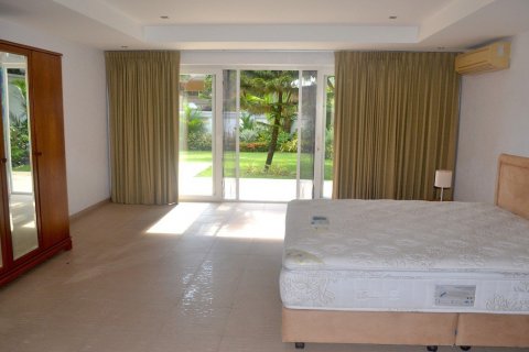 Villa in Pattaya, Thailand 4 bedrooms № 44241 - photo 14
