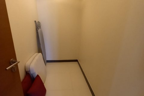 Condo in Bangkok, Thailand, 2 bedrooms  № 43979 - photo 12