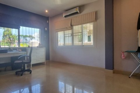 House in Bang Lamung, Thailand 3 bedrooms № 44377 - photo 12