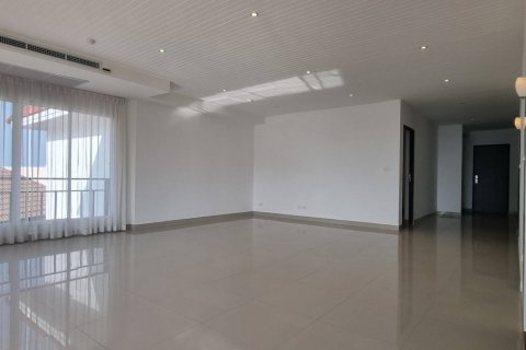 Condo in Bang Lamung, Thailand, 4 bedrooms  № 43872 - photo 7