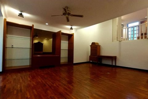 Townhouse in Bangkok, Thailand 4 bedrooms № 44089 - photo 9