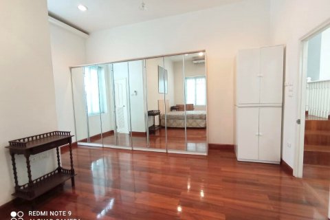 House in Bangkok, Thailand 5 bedrooms № 44066 - photo 8