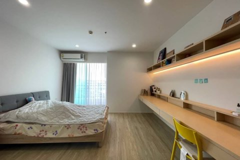 Condo in Bangkok, Thailand, 3 bedrooms  № 43931 - photo 8