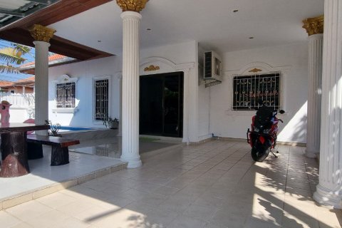 House in Bang Lamung, Thailand 4 bedrooms № 46307 - photo 22