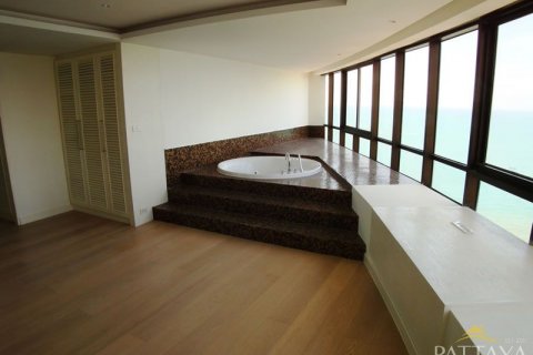 Condo on Jomtien Beach, Pattaya, Thailand, 3 bedrooms  № 45235 - photo 2