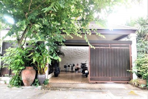 House in Pattaya, Thailand 3 bedrooms № 45476 - photo 2