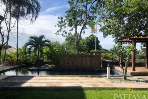 House in Pattaya, Thailand 4 bedrooms № 45471 - photo 4