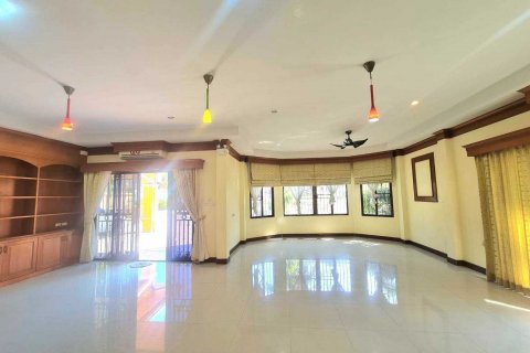 House in Bang Lamung, Thailand 3 bedrooms № 46196 - photo 5