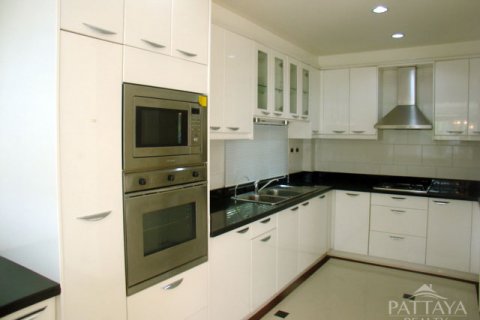 House in Pattaya, Thailand 3 bedrooms № 45515 - photo 1