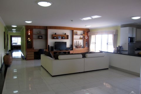 Condo in Pattaya, Thailand, 2 bedrooms  № 45252 - photo 20